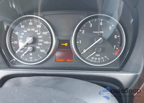 2010 BMW 328I xDrive z USA, uszkodzony, nr VIN WBAPK5C53AA653556